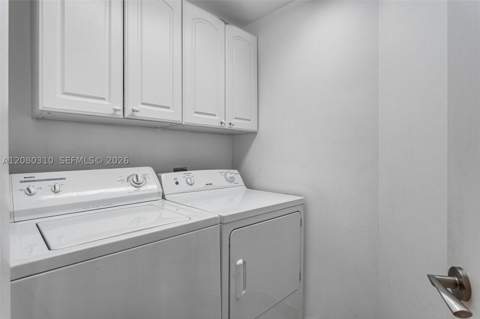 21205 Yacht Club Dr 2405+Den, Aventura FL - photo 24 of 37