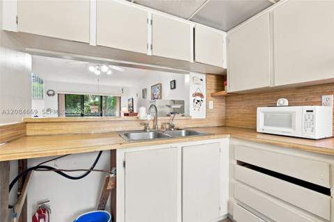 9905 NW 9th St Cir 12-21, Miami FL - photo 8 of 32