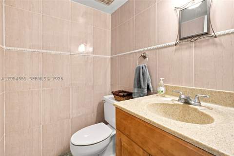 9905 NW 9th St Cir 12-21, Miami FL - photo 9 of 32
