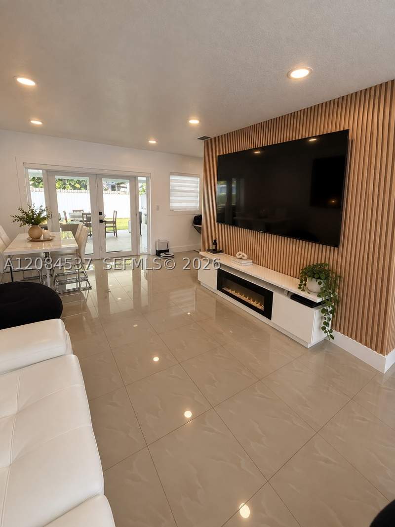 3 bedroom SingleFamilyResidence at 12221 SW 188th St, So Miami Heights Addn E, Miami — photo 5