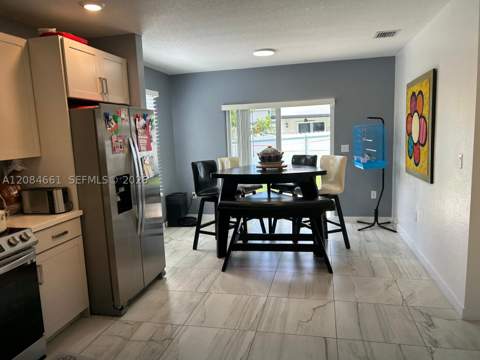 631 NE 4th Ter, Florida City FL - photo 18 of 108