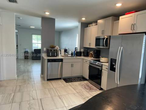 631 NE 4th Ter, Florida City FL - photo 24 of 108