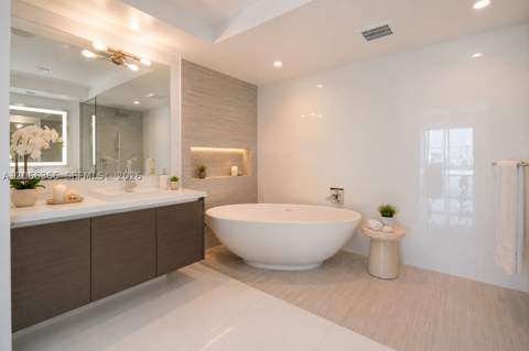 330 Sunny Isles Blvd 5-801, Sunny Isles Beach FL - photo 6 of 15