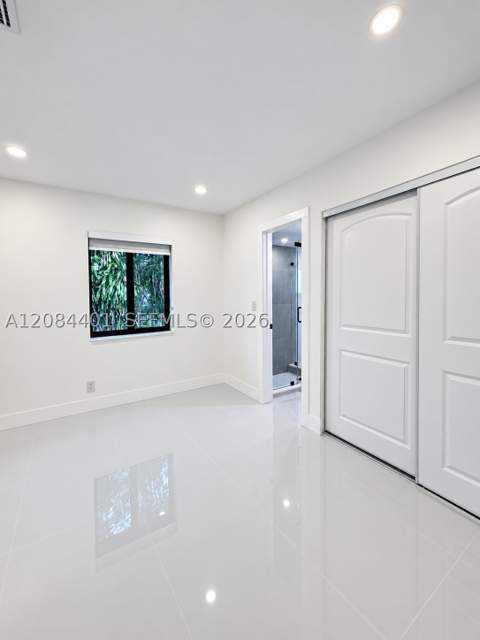 930 NE 163rd St, North Miami Beach FL - photo 12 of 24