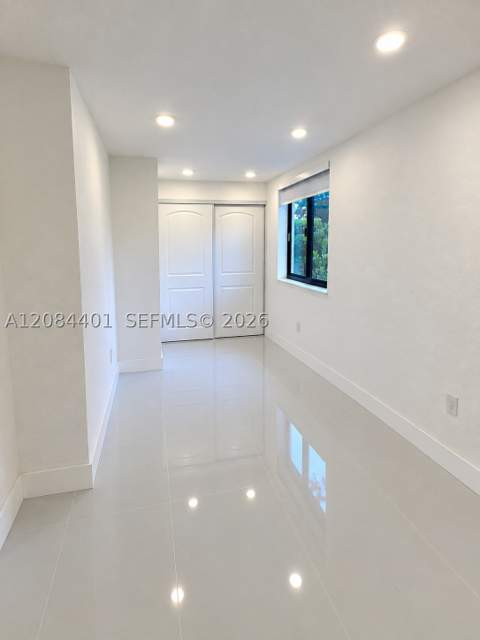 930 NE 163rd St, North Miami Beach FL - photo 14 of 24