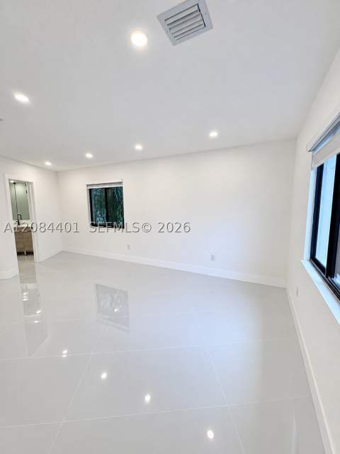 930 NE 163rd St, North Miami Beach FL - photo 18 of 24