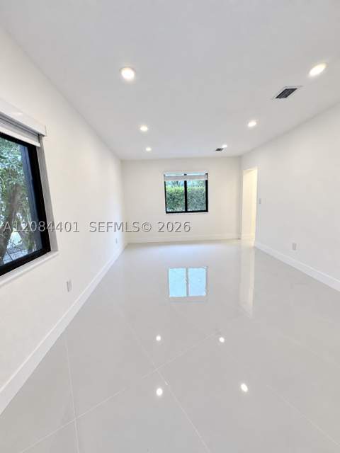 930 NE 163rd St, North Miami Beach FL - photo 20 of 24