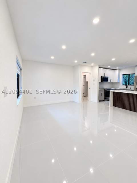930 NE 163rd St, North Miami Beach FL - photo 6 of 24