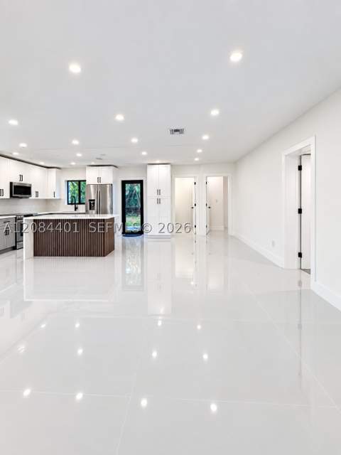 930 NE 163rd St, North Miami Beach FL - photo 7 of 24