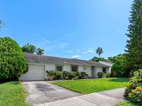 939 S Bluebird Ln, Homestead FL - photo 14 of 44