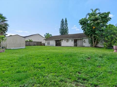 939 S Bluebird Ln, Homestead FL - photo 19 of 44