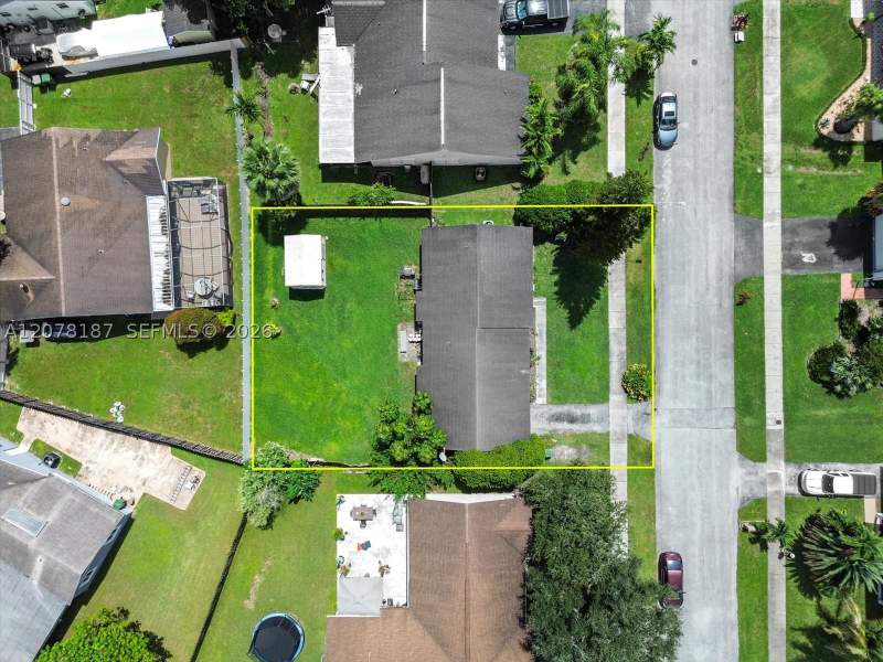 3 bedroom SingleFamilyResidence at 939 S Bluebird Ln, Homestead Lakes Farmlife, Homestead — photo 3