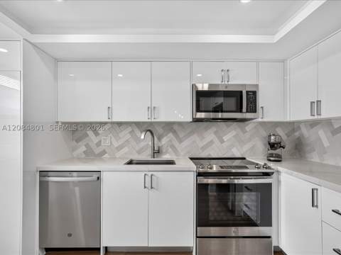 8201 Byron Ave 502, Miami Beach FL - photo 14 of 44