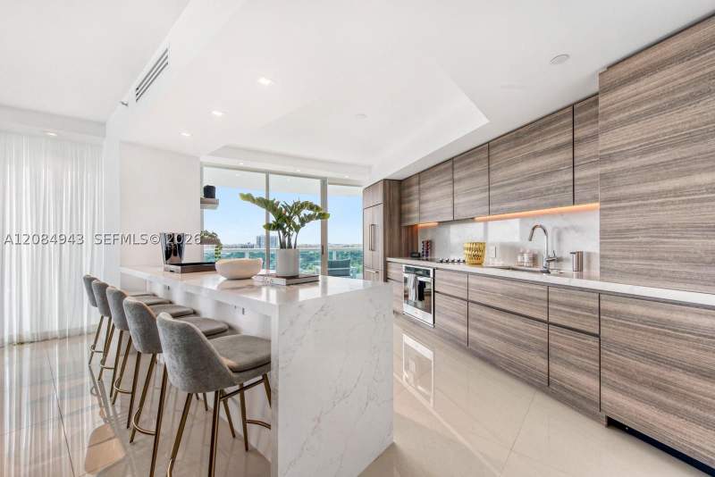 2 bedroom Condominium at 2127 Brickell Ave 1605, Bristol Tower Condo, Miami — photo 2