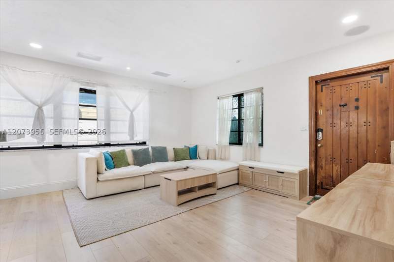 3 bedroom SingleFamilyResidence at 1000 NW 10th Ct, Country Club Addn, Miami — photo 4