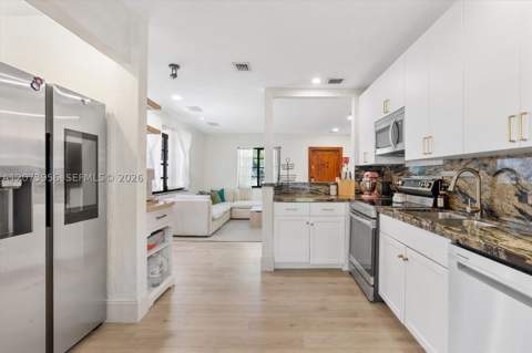 1000 NW 10th Ct, Miami FL - photo 8 of 27