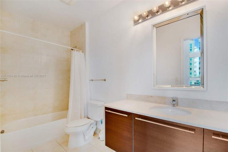 2 bedroom Condominium at 1900 N Bayshore Drive 912, Quantum on the Bay, Miami — photo 4