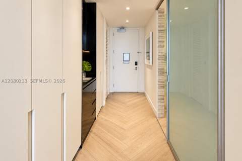 2201 Collins Ave 807, Miami Beach FL - photo 8 of 10