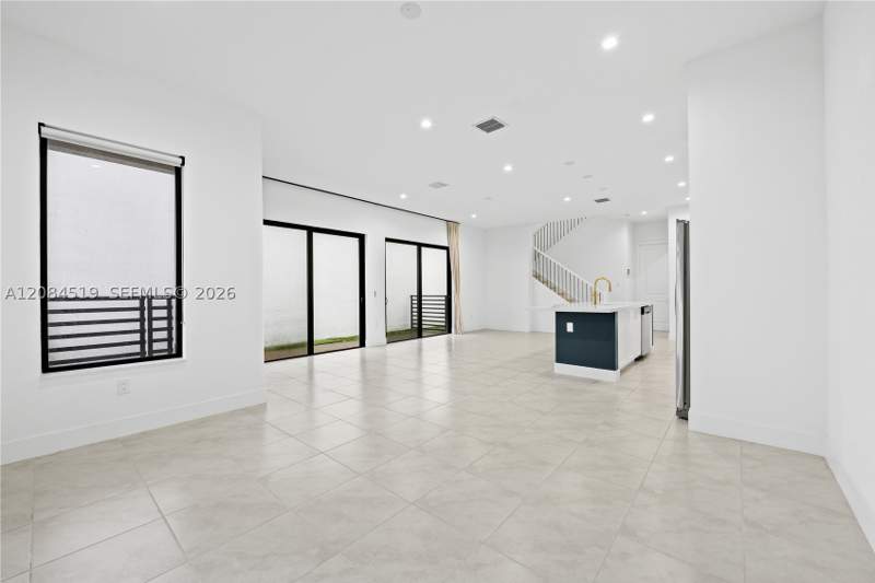 3 bedroom SingleFamilyResidence at 4402 NW 81st Ave, Downtown Doral South Phas, Doral — photo 5