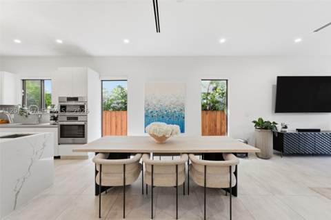 3082 Indiana St, Miami FL - photo 10 of 37