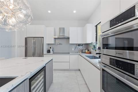 3082 Indiana St, Miami FL - photo 12 of 37