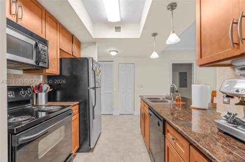 2000 N Bayshore Dr 408, Miami FL - photo 10 of 27