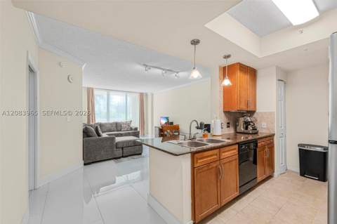 2000 N Bayshore Dr 408, Miami FL - photo 7 of 27
