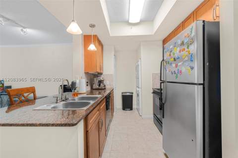 2000 N Bayshore Dr 408, Miami FL - photo 8 of 27
