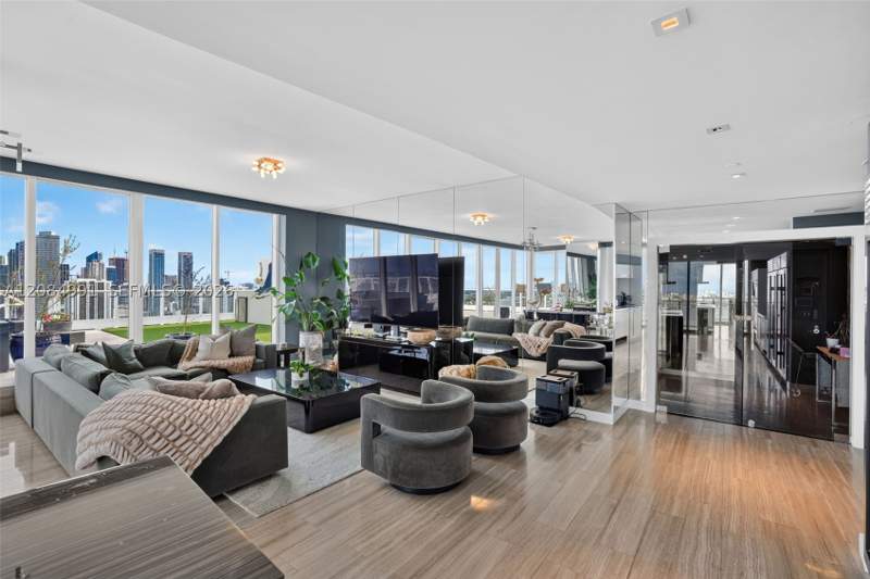 4 bedroom Condominium at 2020 N Bayshore Dr 3708, Paramount Bay Condo, Miami — photo 4