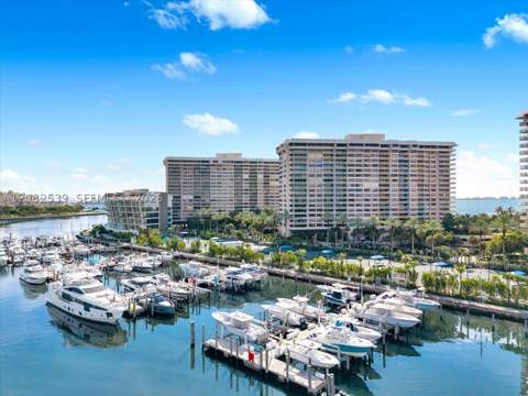 2 Grove Isle Dr B1709, Miami FL - photo 10 of 17