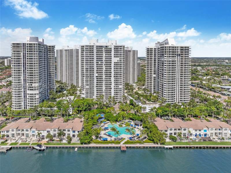 3 bedroom Condominium at 21150 Point Pl 3004, Atlantic II At The Point, Aventura — photo 2
