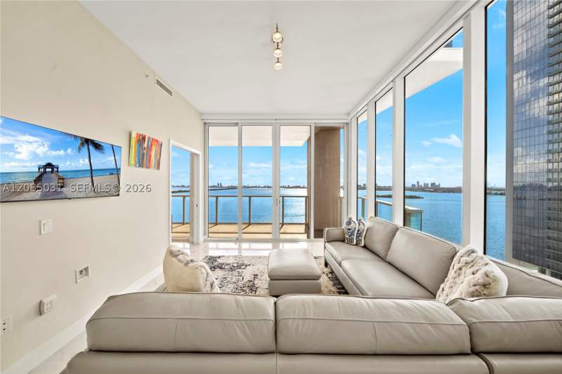 2 bedroom Condominium at 601 NE 27th St 1808, The Crimson Condo, Miami — photo 4