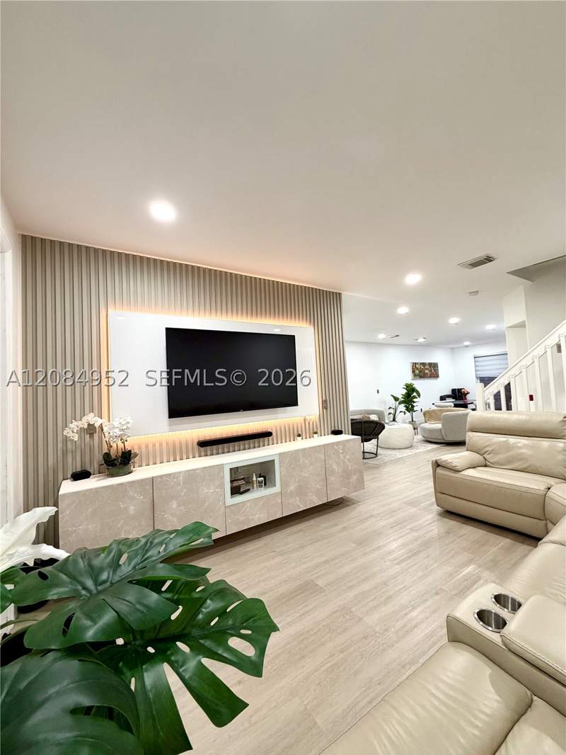 4 bedroom Townhouse at 7796 NW 114th Pl, Doral Isles North Sec Two, Doral — photo 3