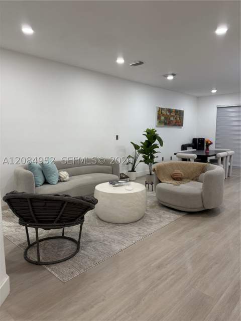 7796 NW 114th Pl, Doral FL - photo 7 of 24