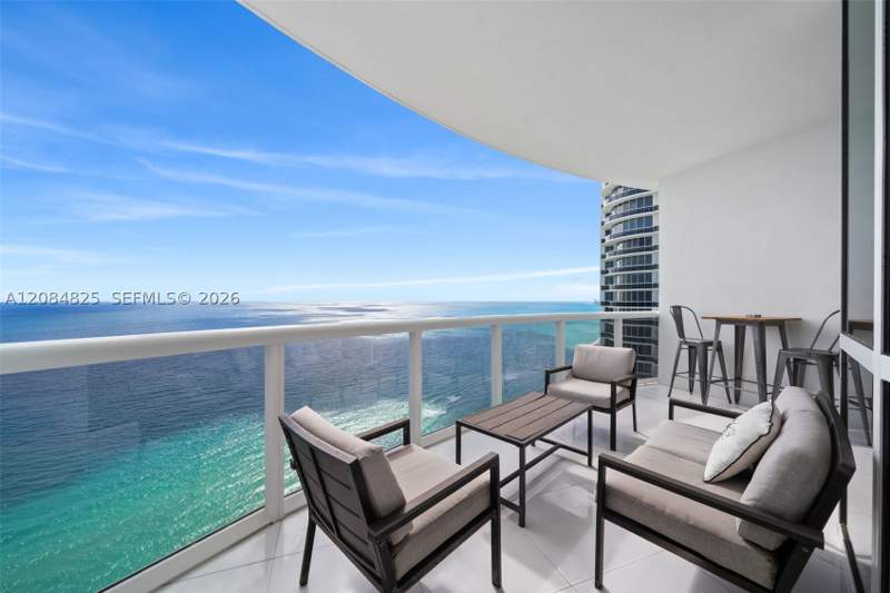 2 bedroom Condominium at 18201 Collins Ave 4709, Trump Royale Condo, Sunny Isles Beach — photo 2