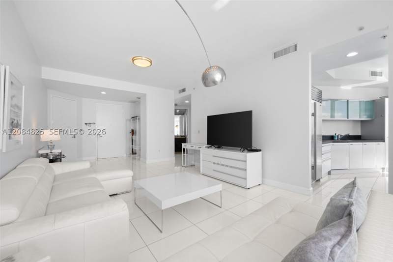 2 bedroom Condominium at 18201 Collins Ave 4709, Trump Royale Condo, Sunny Isles Beach — photo 4