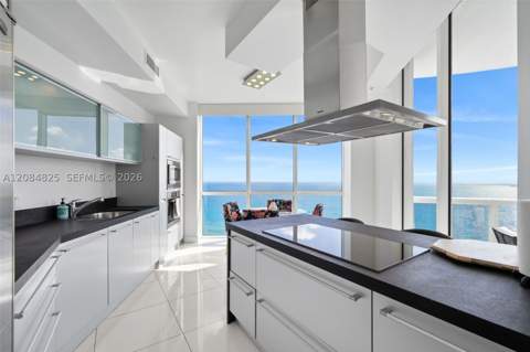 18201 Collins Ave 4709, Sunny Isles Beach FL - photo 6 of 32