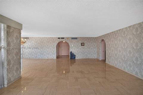 5660 W Collins Ave 6D, Miami Beach FL - photo 10 of 72