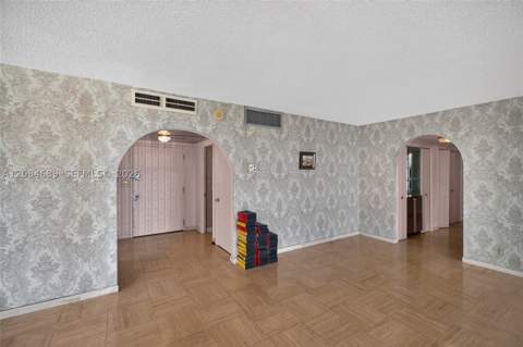 5660 W Collins Ave 6D, Miami Beach FL - photo 12 of 72
