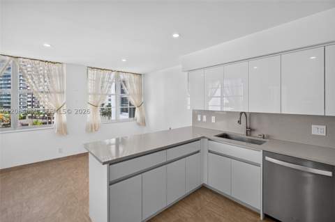 5660 W Collins Ave 6D, Miami Beach FL - photo 17 of 72