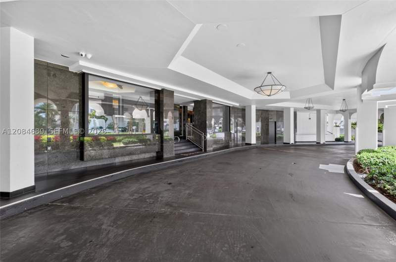 2 bedroom Condominium at 5660 W Collins Ave 6D, Fifty Six-Sixty Collins A, Miami Beach — photo 3