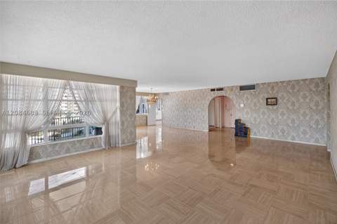 5660 W Collins Ave 6D, Miami Beach FL - photo 9 of 72