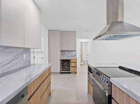 610 NE 164th Ter, Miami FL - photo 10 of 63