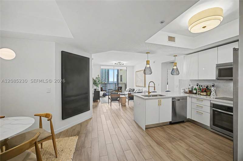 2 bedroom Condominium at 999 SW 1st Ave 2407, Nine At Mary Brickell Vil, Miami — photo 2