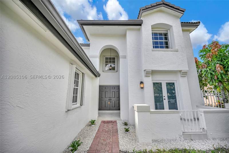 4 bedroom SingleFamilyResidence at 13078 NW 10th St, Shoma Homes At Tamiami II, Miami — photo 3