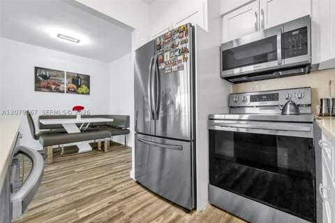 7441 Wayne 15I, Miami Beach FL - photo 15 of 47