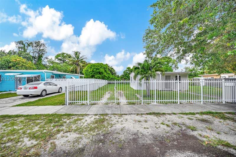 2 bedroom SingleFamilyResidence at 16410 NW 22nd Ct, Bunche Park, Miami Gardens — photo 4