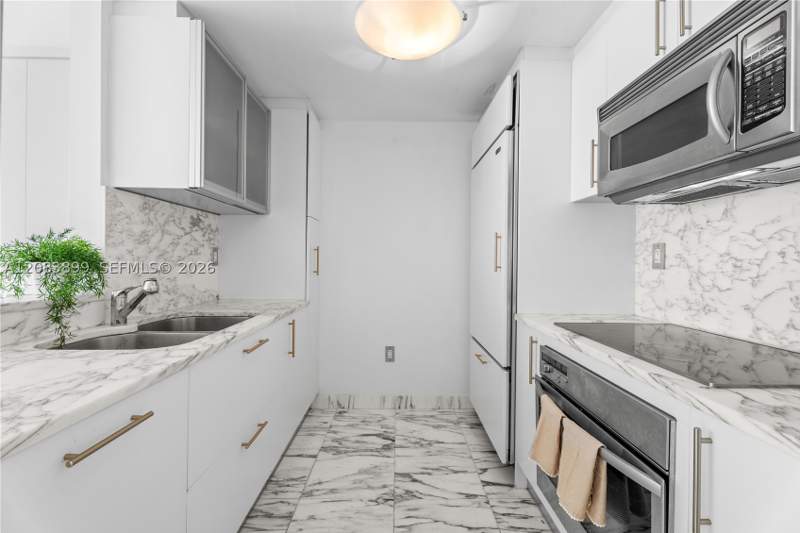 1 bedroom Condominium at 450 Alton Rd 3008, Icon Condo, Miami Beach — photo 5