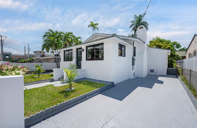 3 bedroom SingleFamilyResidence at 2228 SW 2nd St, Revision Of Kenilworth, Miami — photo 4