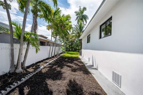 2228 SW 2nd St, Miami FL - photo 8 of 44
